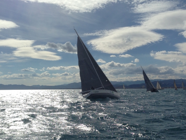 Gandia acoge el trofeo de vela de invierno a dos con una regata de 62 millas