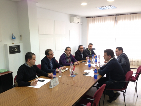 El Gobierno de Gandia y el Real Club Náutico trabajan en el proyecto de remodelación