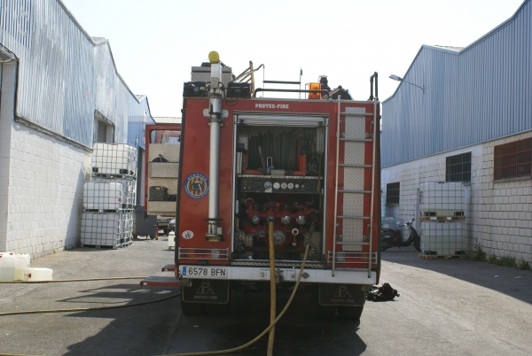 Incendio en una nave del Real de Gandia