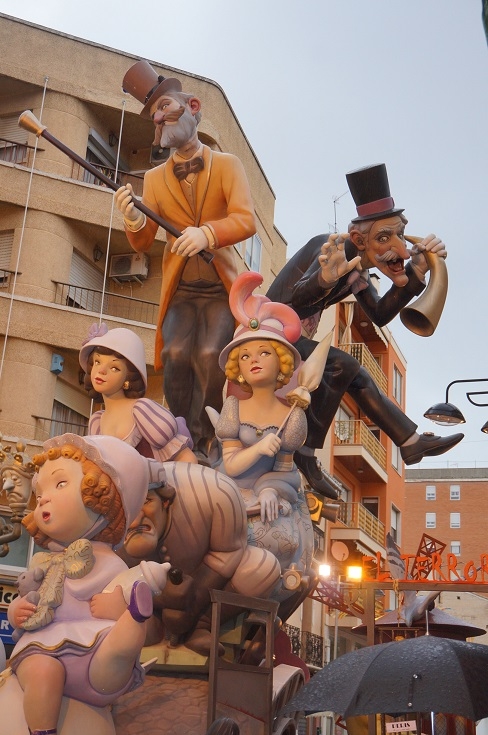 Gandia se prepara para ver arder sus fallas