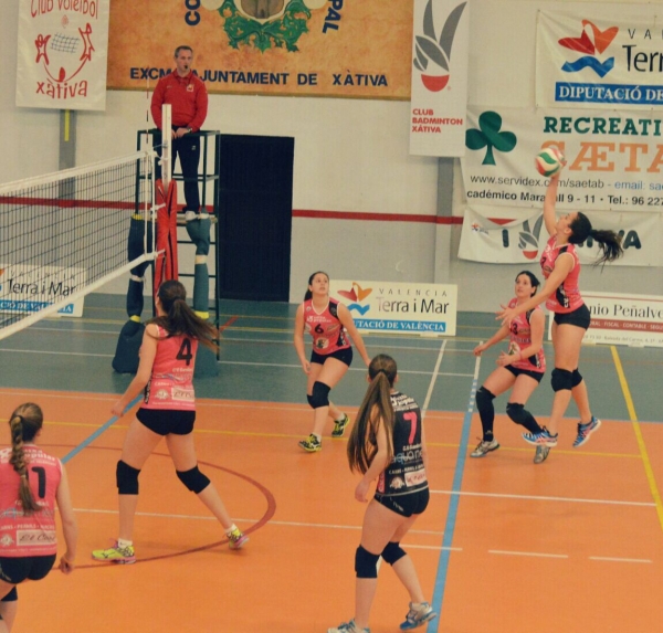 El equipo senior femenino de voley de Gandia consigue la permanencia en segunda nacional