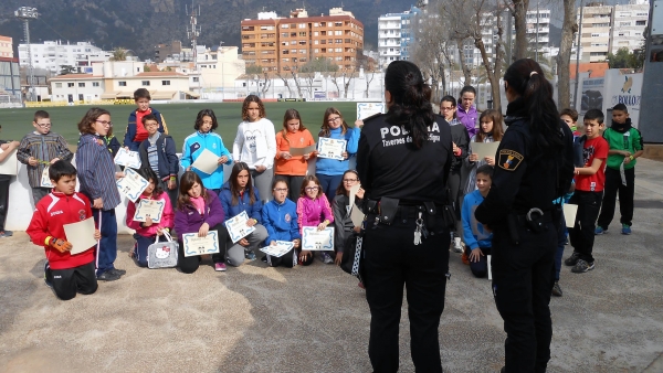 Más de 300 alumnos reciben clases de seguridad vial en Tavernes de La Valldigna