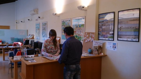 La Tourist Info de Oliva ampliará su horario durante la Semana Santa y Pascua