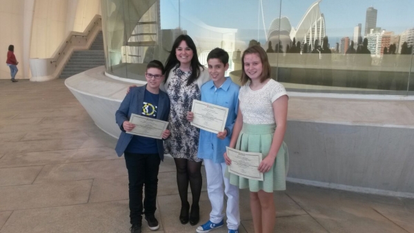 Más de treinta alumnos de Gandia participan en la entrega de premios extraordinarios al rendimiento académico