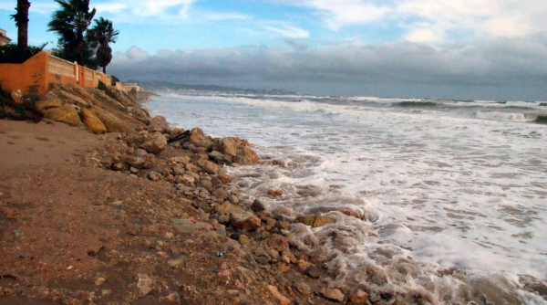 Demarcación de Costas inicia en Tavernes de la Valldigna la regeneración de la playa de la Goleta 