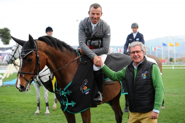 El jinete suizo Pius Schwizer se impone en el Gran Premio Caro de Oliva