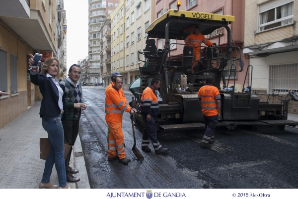 Gandia inicia el reasfaltado de calles incluido en el Plan de Viales