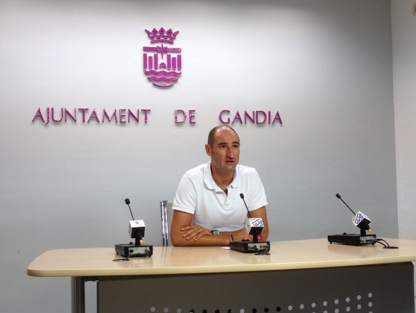 Los vestuarios de la pista del polideportivo de Gandia tendrán la instalación de Gas Natural en un plazo de 10 días