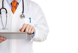 Oliva traslada a diversos usuarios del Centro de Salud San Francisco al Jaume Roig