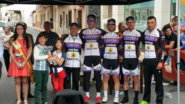 El equipo ciclista de Gandia gana por partida doble este fin de semana