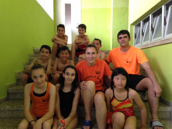 El equipo de natación de Oliva destaca en la última jornada de la liga promesas 