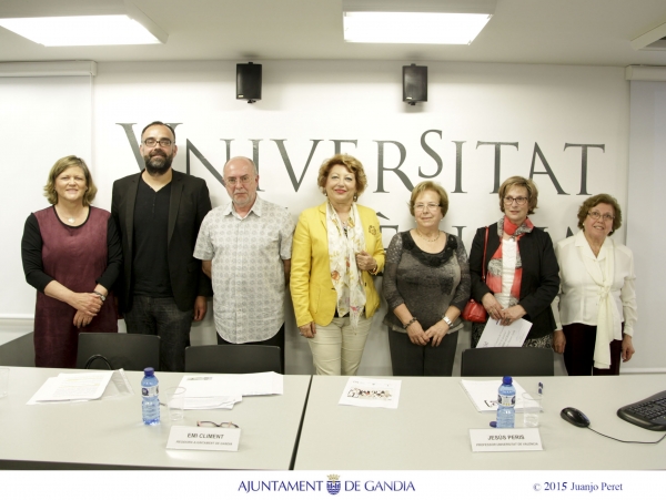 El Gobierno de Gandia hace entrega de los premios del segundo concurso de poesía por la igualdad