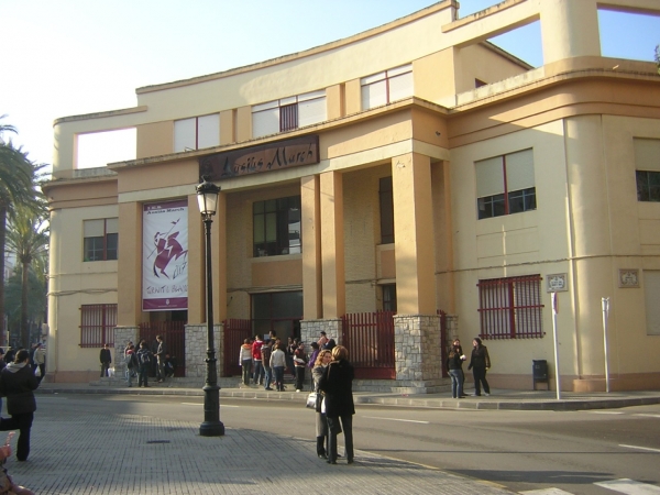 Arturo Torró, alcalde de Gandia, se compromete con el Instituto Ausiàs March