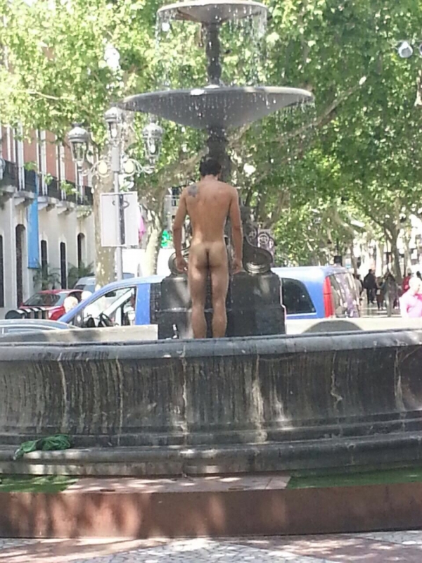 Un exhibicionista en el Paseo de Gandia