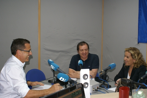 Los políticos de Gandia hablan de empleo en Onda Naranja Cope