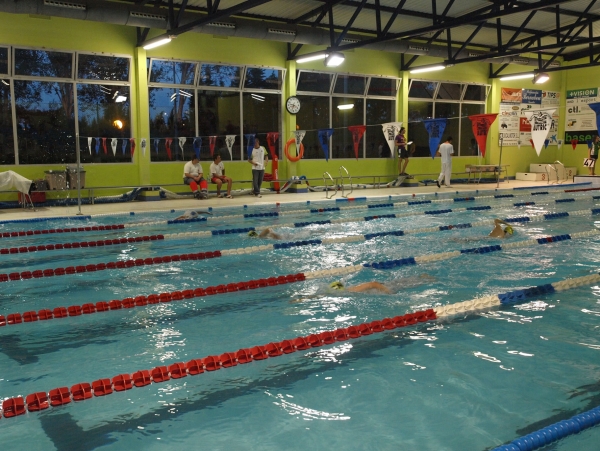 Gandia acoge el octavo trofeo de natación José M Ángel 'Pitet'