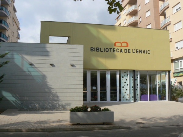 La sala de estudio de la biblioteca L’Envic de Oliva amplía sus horarios en exámenes