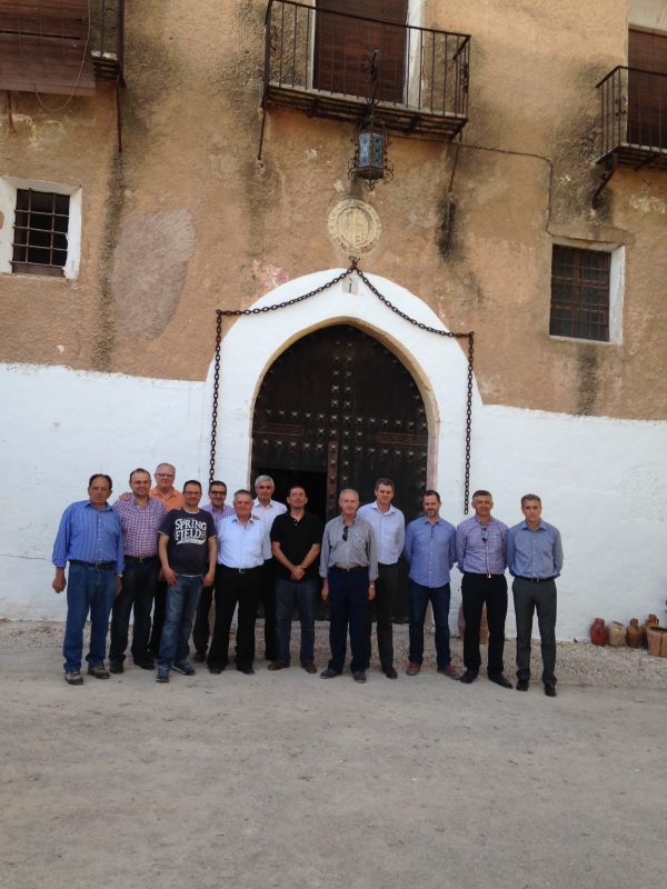 El presidente de AVA, Cristóbal Aguado, visita Rótova