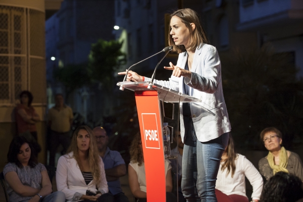 La candidata Diana Morant pide a los vecinos de Benipeixcar que voten al PSOE