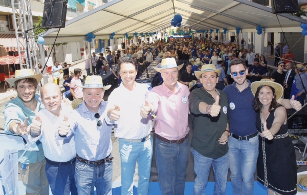 El presidente del PP de la Comunidad Valenciana, Alberto Fabra, participa en una comida-mitin en Gandia