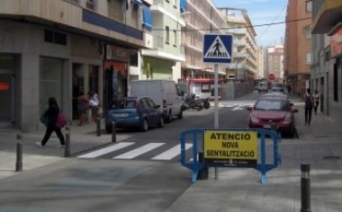 El ayuntamiento de Gandia corta la calle Alcoy por actuaciones particulares