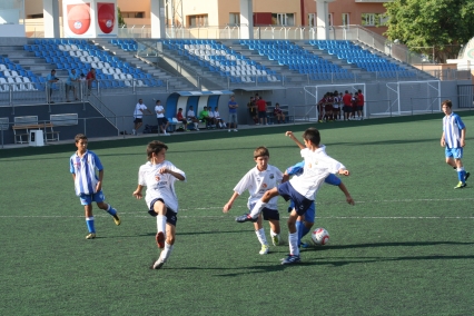 Las instalaciones deportivas de Rois de Corella de Gandia albergan la fiesta querubín de fútbol base