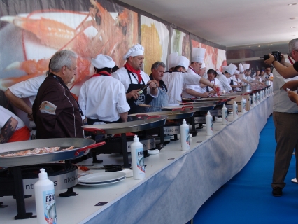Gandia celebra el 41º concurso de Internacional de Fideuà de Gandia y Gastronomía
