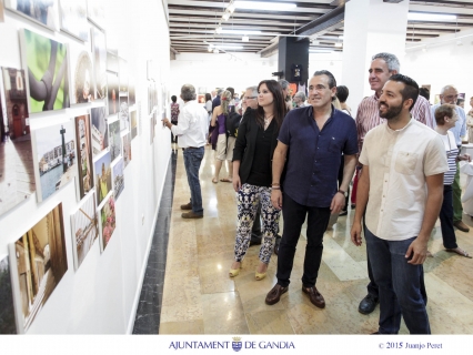 La Universidad Popular de Gandia celebra su fin de curso con premios y una exposición de trabajos de alumnos y exalumnos