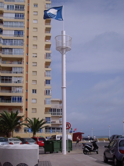 La bandera azul ondeará en la playa de Bellreguard