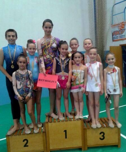 El equipo de Gimnasia Ritmica Ritmoliva participa en el séptimo Trofeo Guadassuar