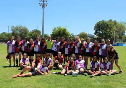 El equipo femenino de rugby La Safor finaliza la temporada con victoria