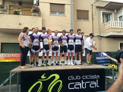 El equipo ciclista de Gandia vence en Catral y la Llacuna