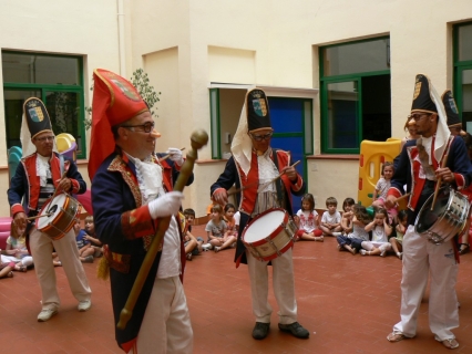 La Feria de Oliva arranca hoy viernes con la llegada del Tio de la Porra a los colegios
