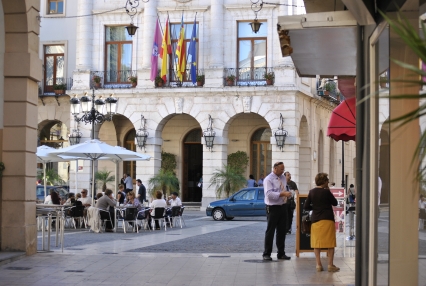 Gandia empezará a pagar la renta garantizada de abril y mayo