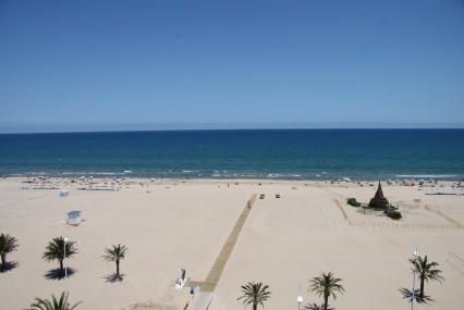Empresarios de Gandia convocan esta tarde una manifestación por la falta de definición de actividades turísticas
