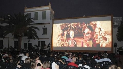 El nuevo gobierno  de Gandia suspende el cine de verano solidario