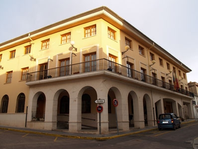 El gobierno de La Font d’en Carrós cambia las prioridades plasmadas en el Presupuesto Municipal e invierte en subvenciones