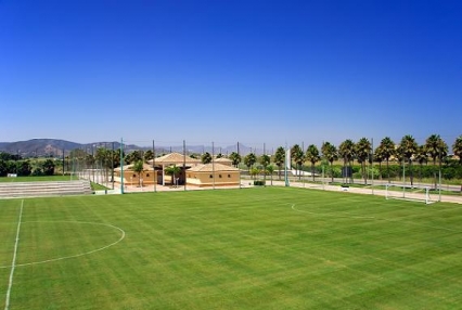 Oliva Nova Beach & Golf Resort acoge de nuevo a equipos de fútbol para ser preparados para la siguiente temporada