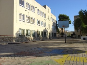 El Ayuntamiento de Tavernes de La Valldigna cede a la Consellería de Educación las antiguas viviendas de los colegios Magraner y San Miguel