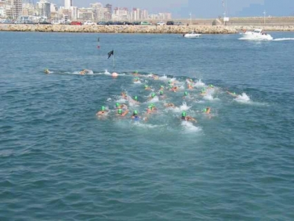 Gandia acoge una nueva travesía a nado al Puerto de la ciudad