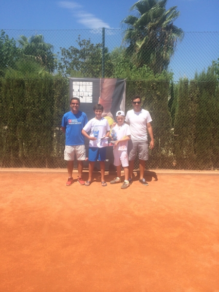 El Club de Tenis Gandia acoge el Circuito Tenifibre con mucho éxito