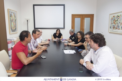En Gandia, el Ayuntamiento y ASEMSHTSA acuerdan la ampliación horaria los fines de semana