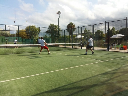 Benifairó de la Valldigna organiza su primer torneo de pádel local