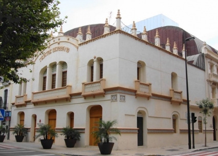 El Teatro Serrano de Gandia lanza a la venta las entradas para los espectáculos de la Fira y Festes