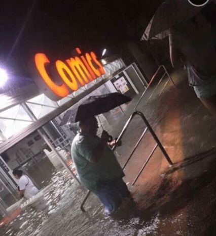 La playa de Gandia se inunda por la intensa lluvia caída anoche