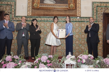 Raquel Díaz acepta el cargo como Fallera Mayor de Gandia para 2016