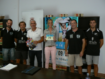 Oliva presenta una nueva edición de su tradicional triatlón