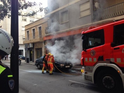 En Gandia arde un coche