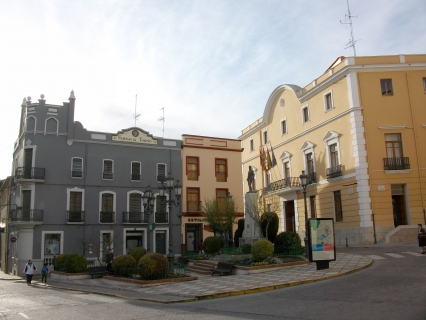 Oliva realizará obras de mejora en los barrios del Raval y Sant Francesc