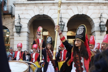 El Tio de la Porra recorre Gandia anunciando la Feria en honor a San Francisco de Borja